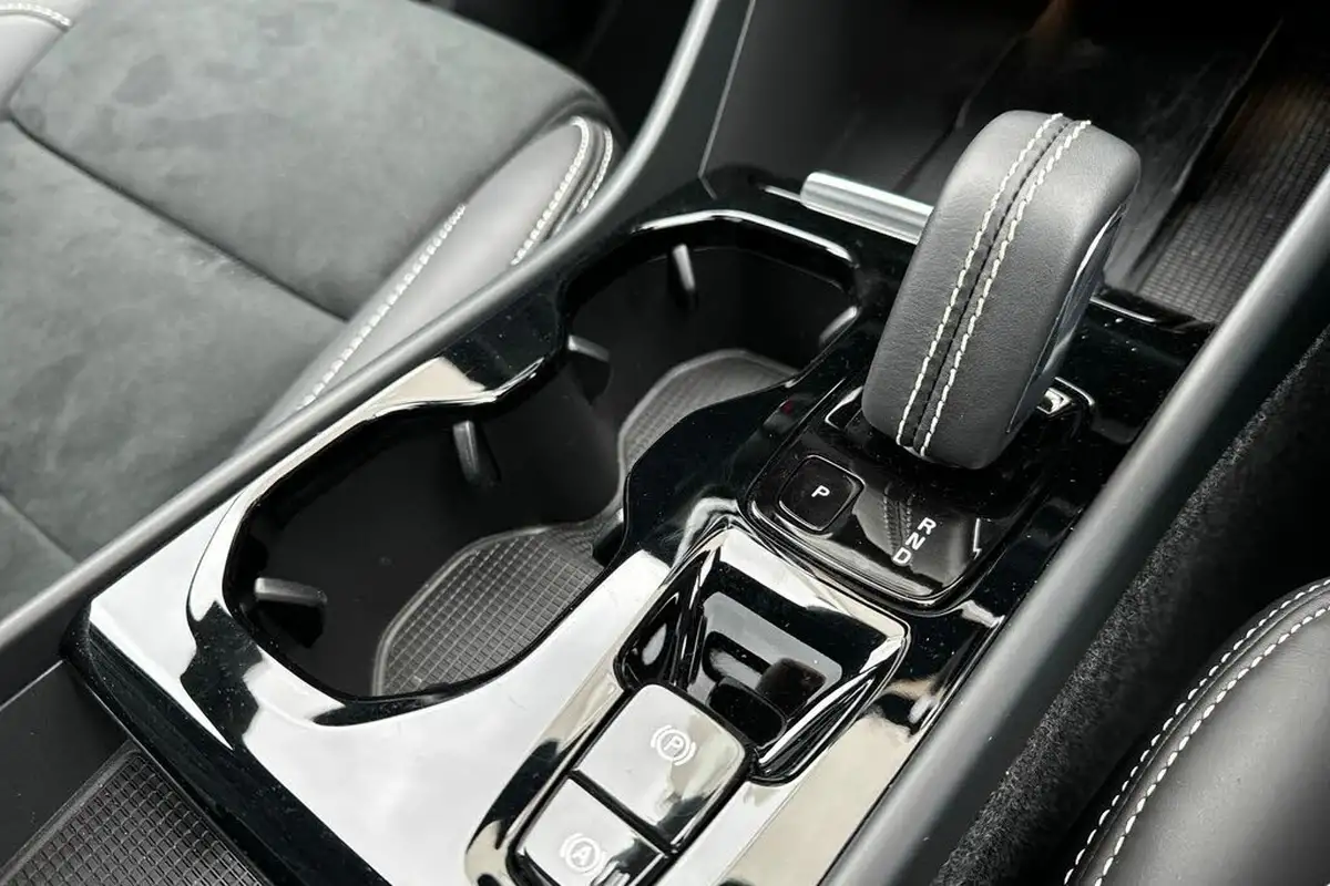 2021-volvo-xc40-15-t5-r-design-262bhp-big-12