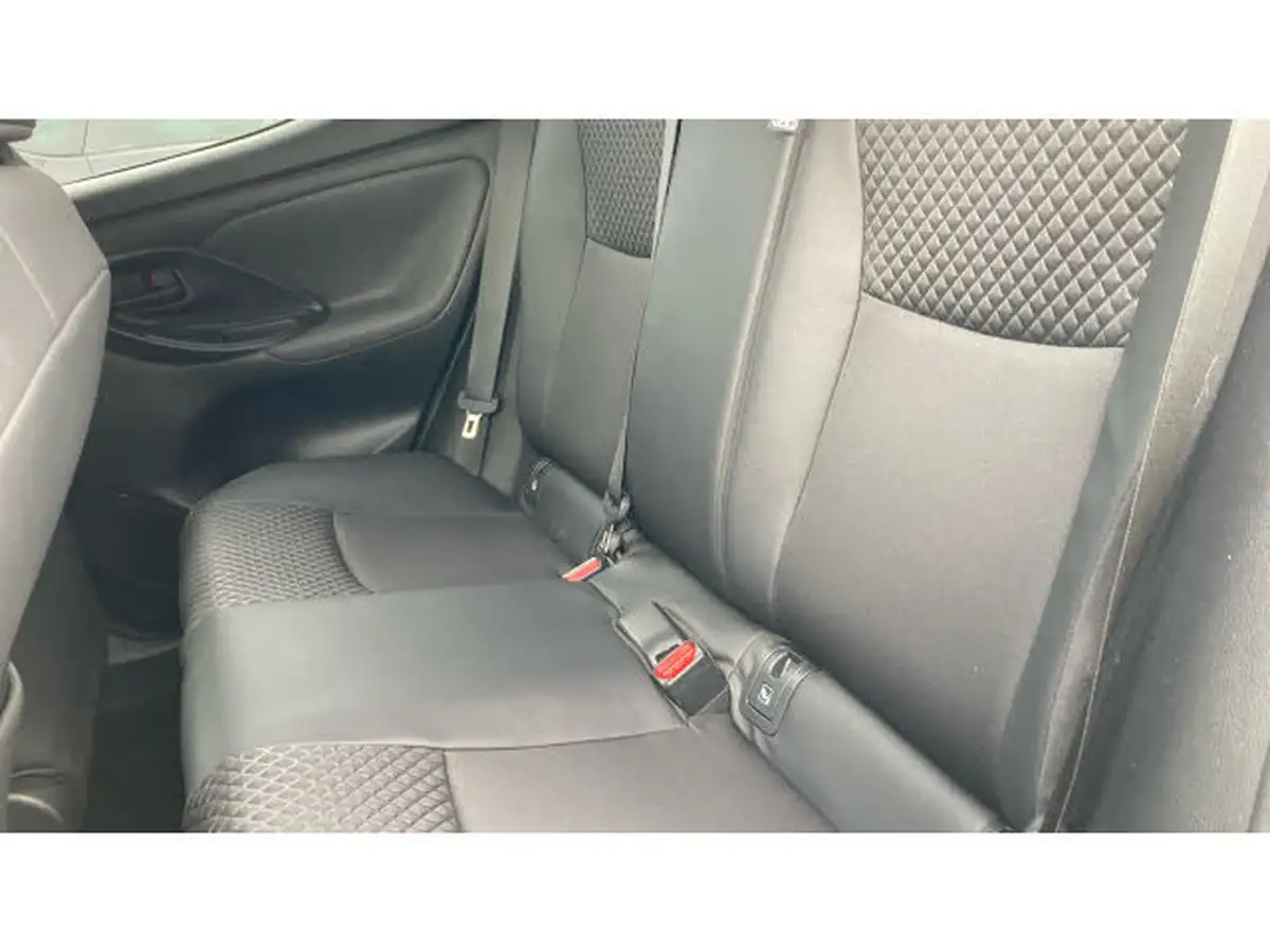 2022-toyota-yaris-15-vvt-i-dynamic-big-20