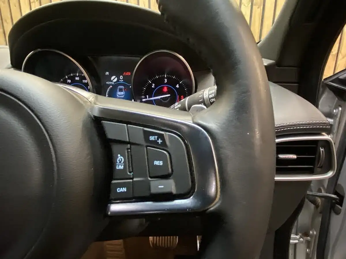 2018-jaguar-f-pace-20-i4d-r-sport-180ps-awd-auto-big-42