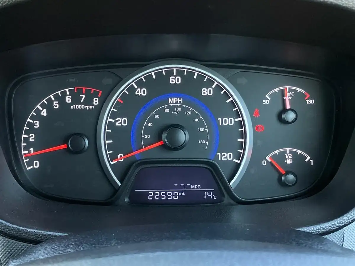 2018-hyundai-i10-10-se-66ps-big-15