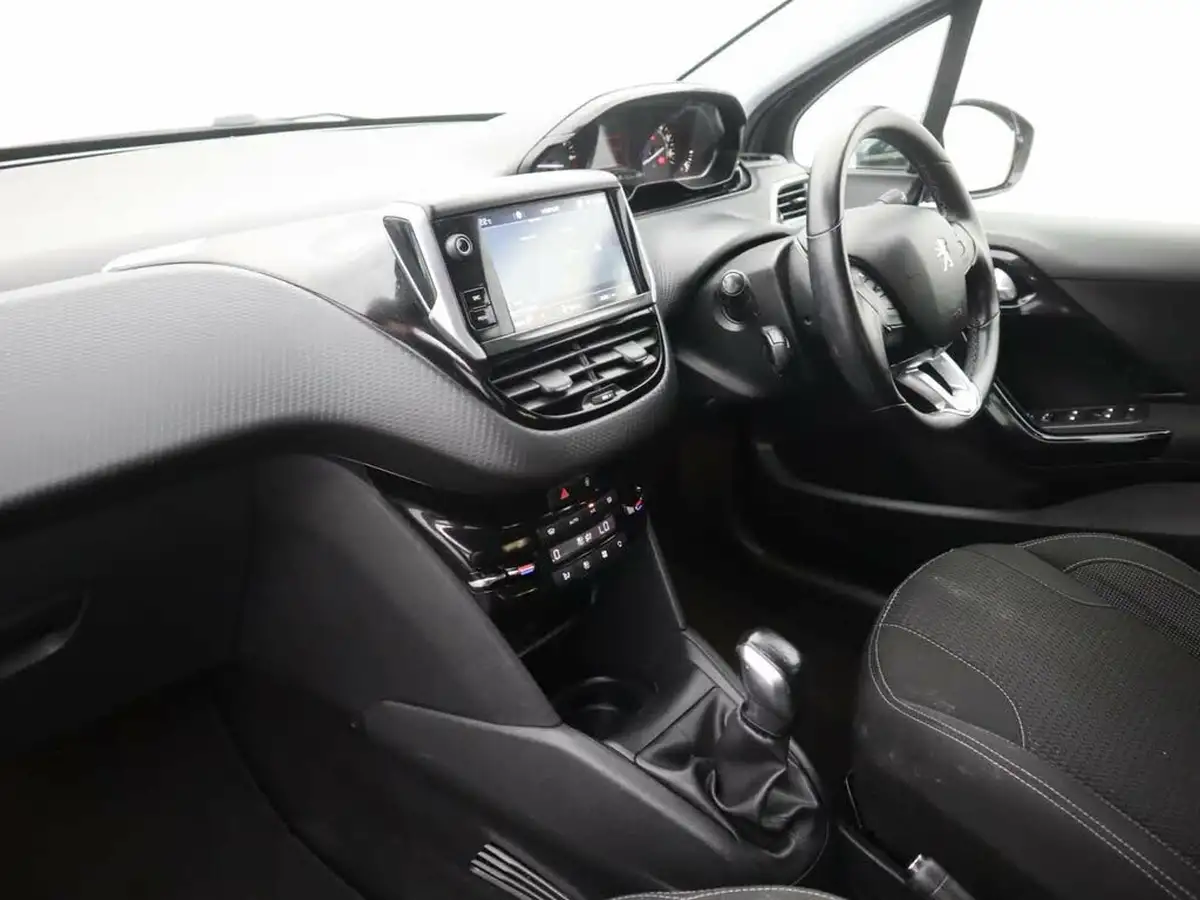 2019-peugeot-208-12-puretech-tech-edition-82bhp-big-12
