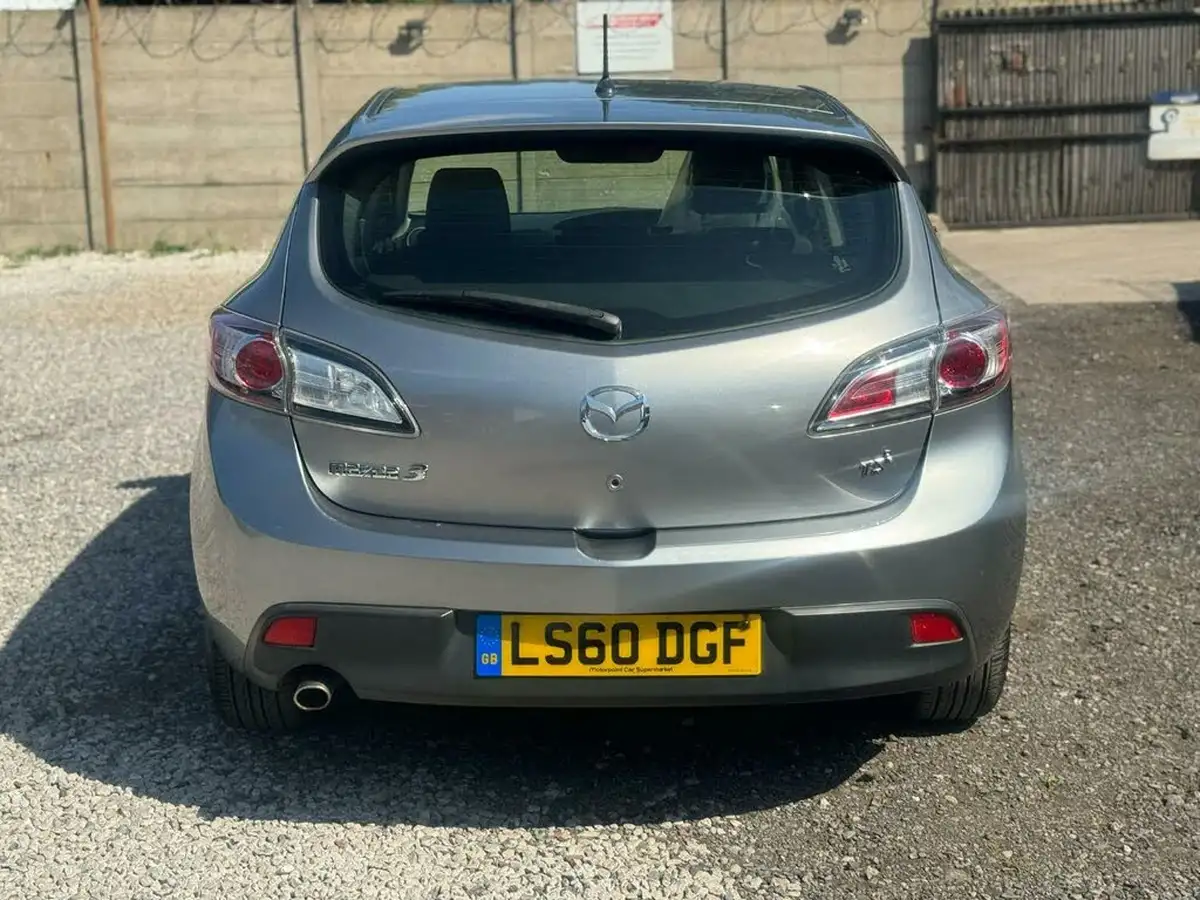 2010-mazda-mazda3-16-ts2-big-5