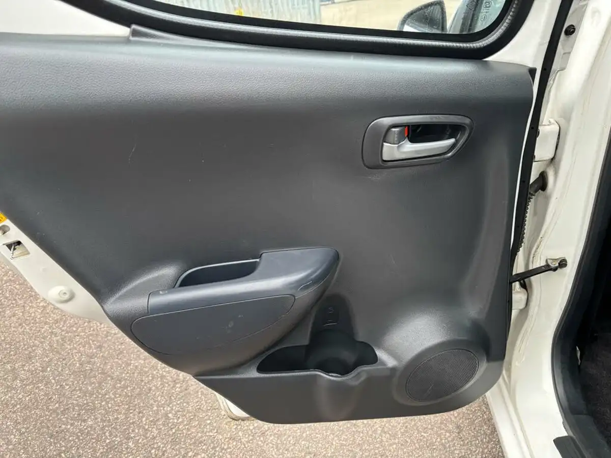 2014-suzuki-alto-10-sz-big-25
