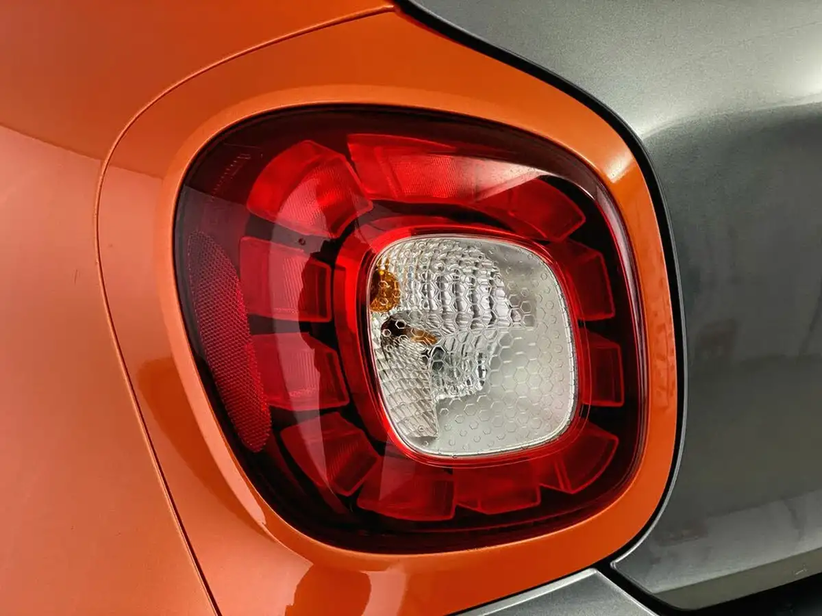 2015-smart-forfour-09-edition-1-big-36