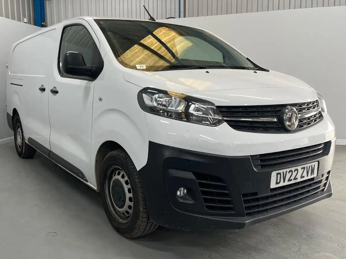 2022-vauxhall-vivaro-15td-2900-l2h1-dynamic-big-0