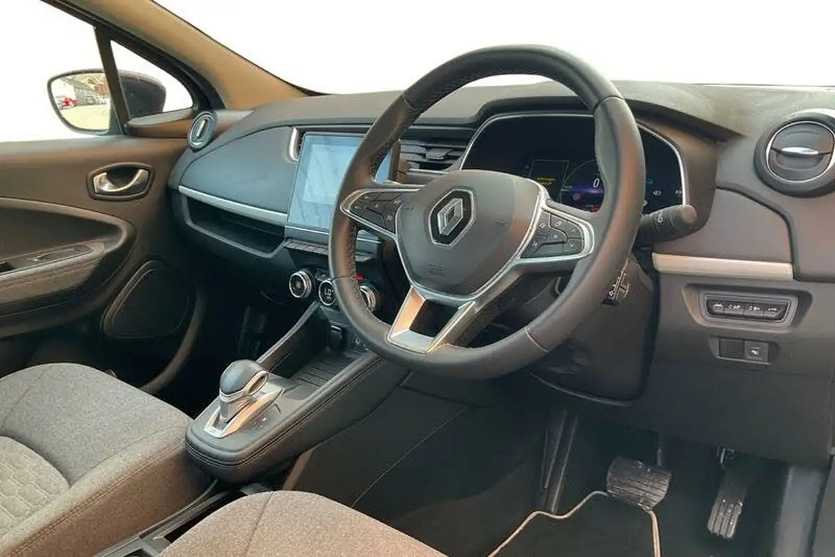 2022-renault-zoe-e-iconic-135ps-r135ev50-rapid-charge-big-8