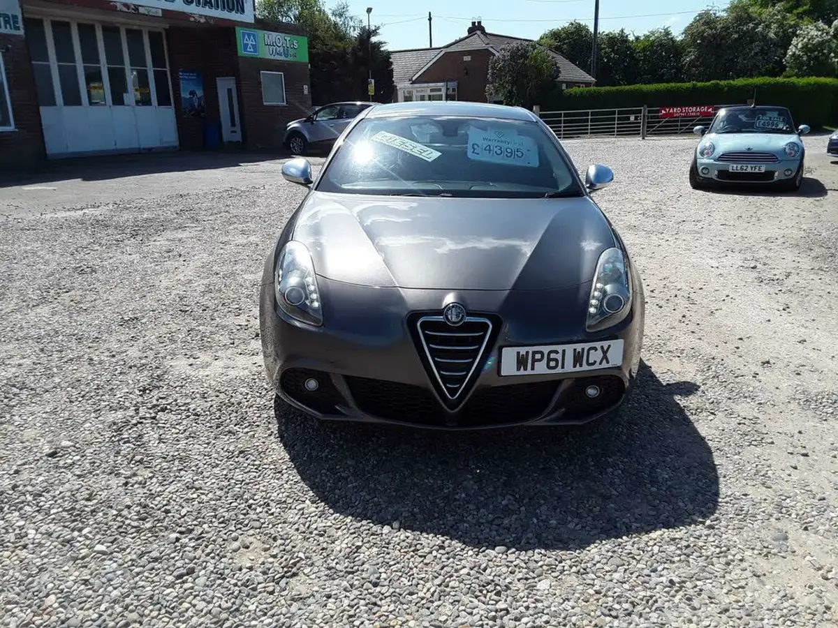 2011-alfa-romeo-giulietta-20td-veloce-170bhp-big-1