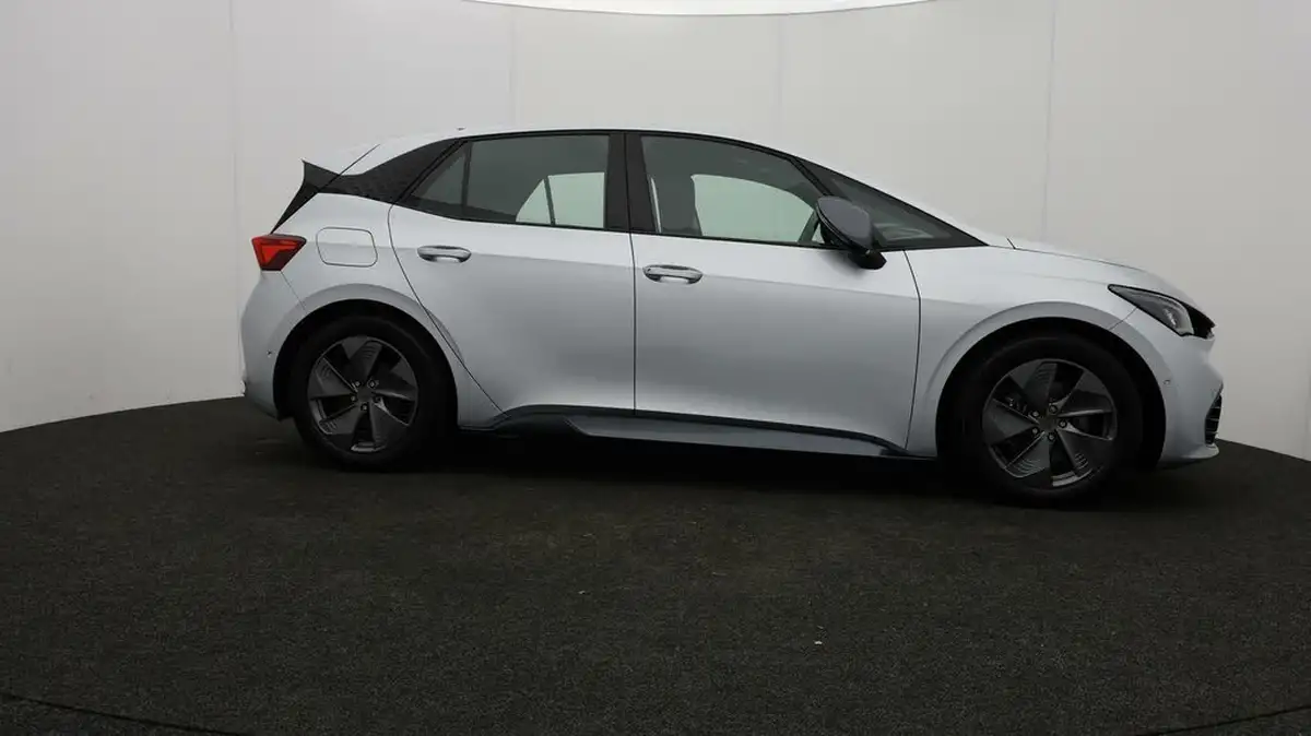 2022-cupra-born-e-v1-big-40