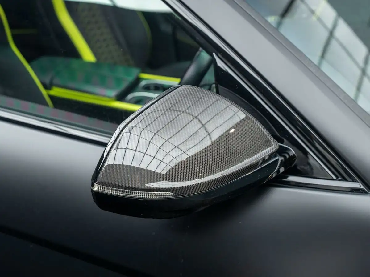 2022-lamborghini-urus-40-no-trim-big-10