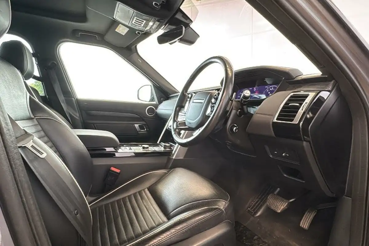 2019-land-rover-discovery-30-sd6-hse-big-16