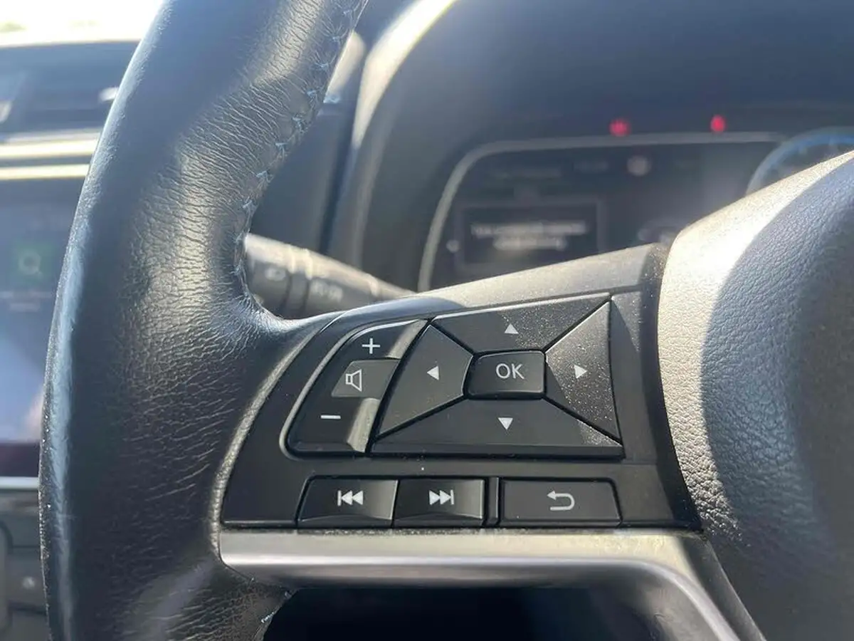 2021-nissan-leaf-e-tekna-big-36