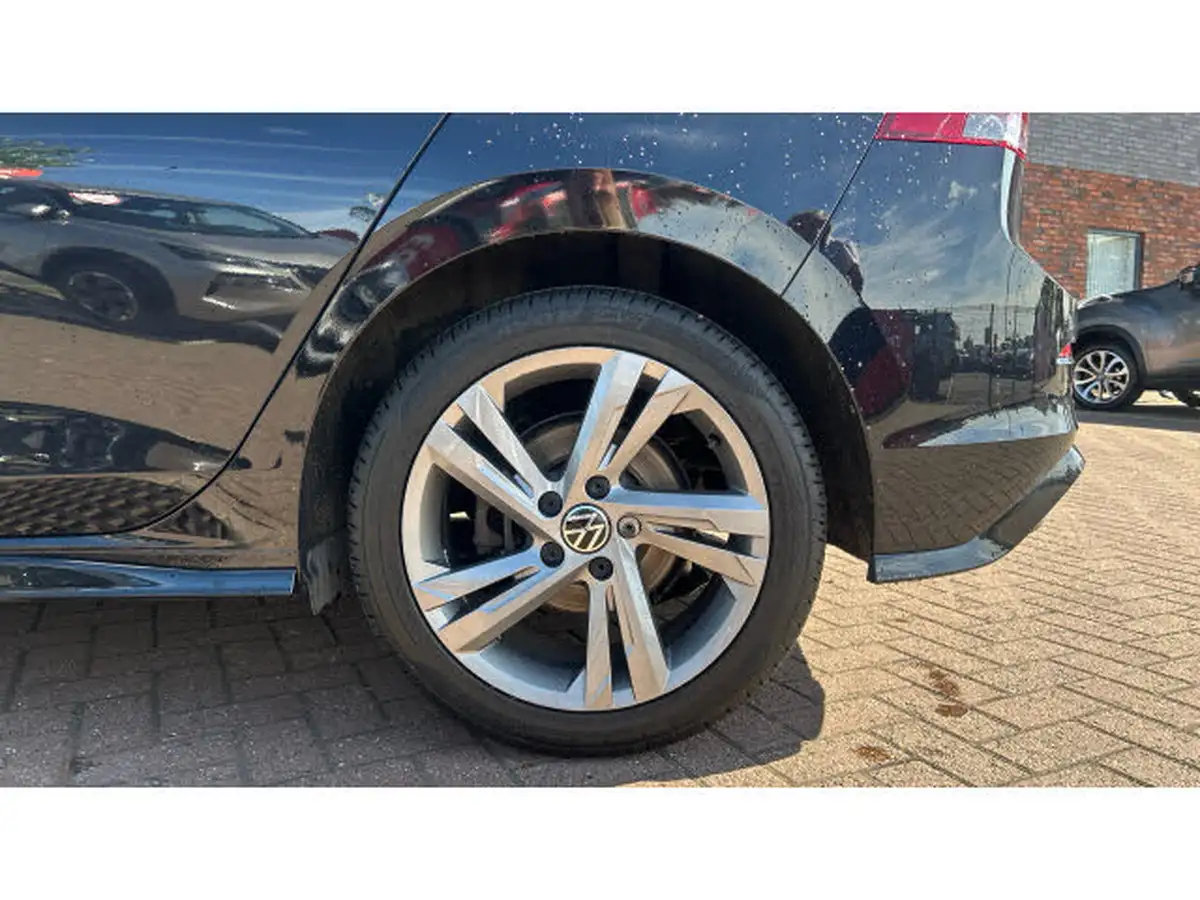 2022-volkswagen-golf-15-tsi-r-line-150ps-hatchback-big-6