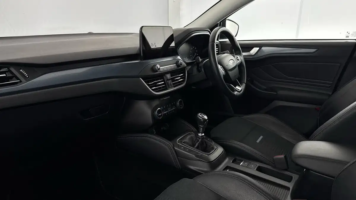 2019-ford-focus-20-active-x-estate-big-8