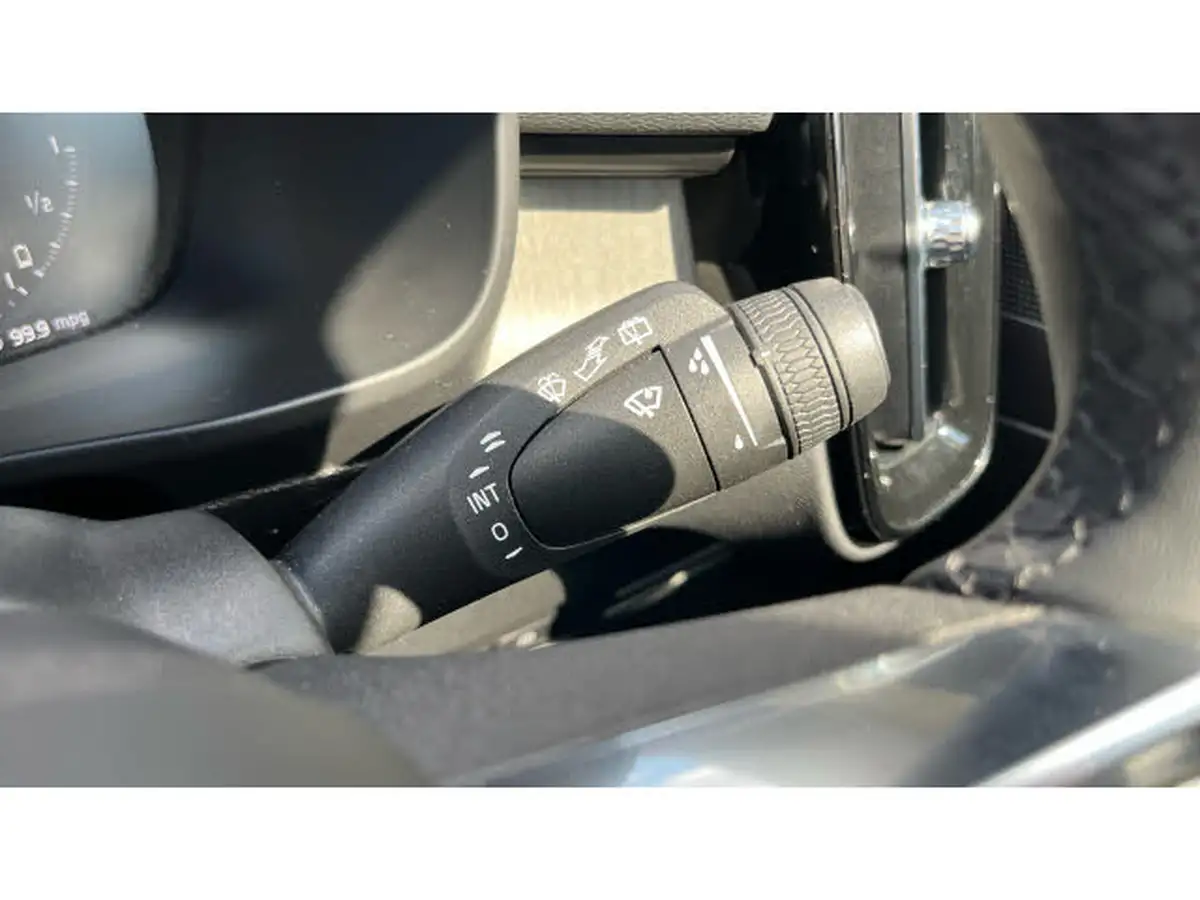 2021-volvo-xc40-15-t4-inscription-208bhp-big-22