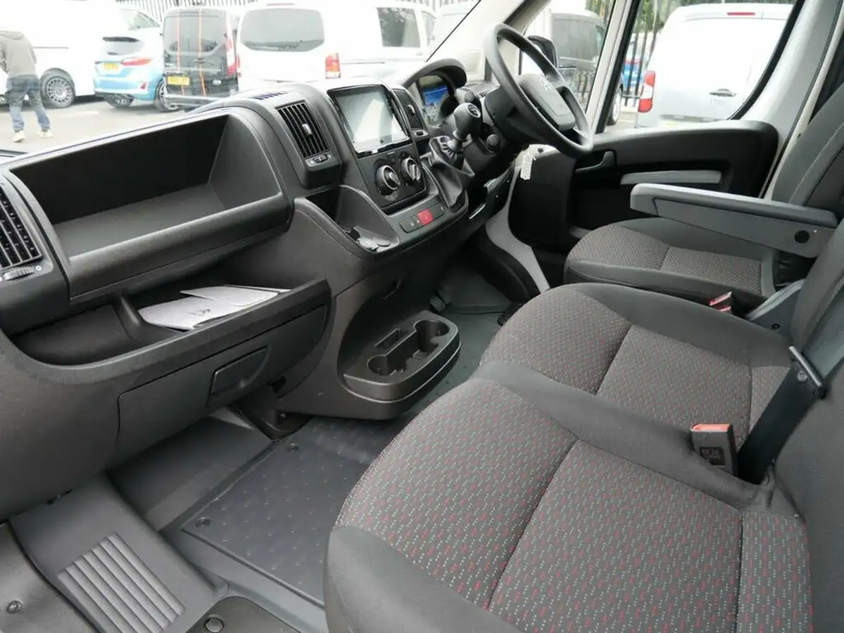2023-citroen-relay-22bluehdi-35-l3h3-enterprise-edition-big-17