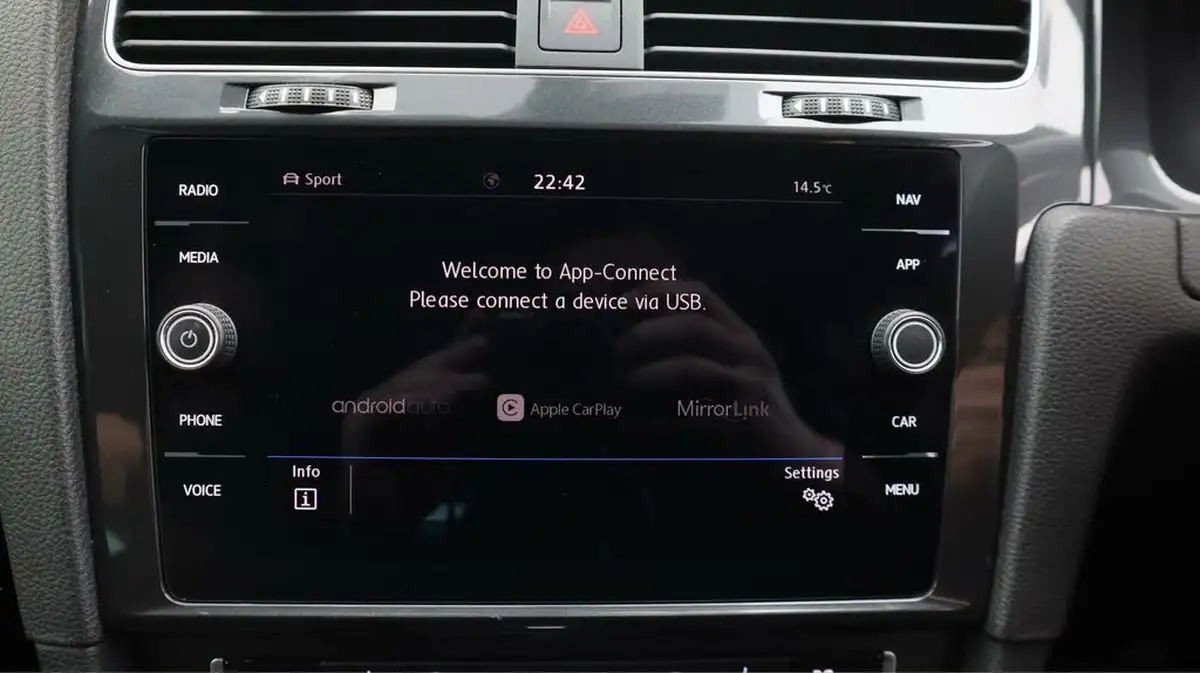 2019-volkswagen-golf-15-tsi-match-edition-150ps-hatchback-dsg-big-23