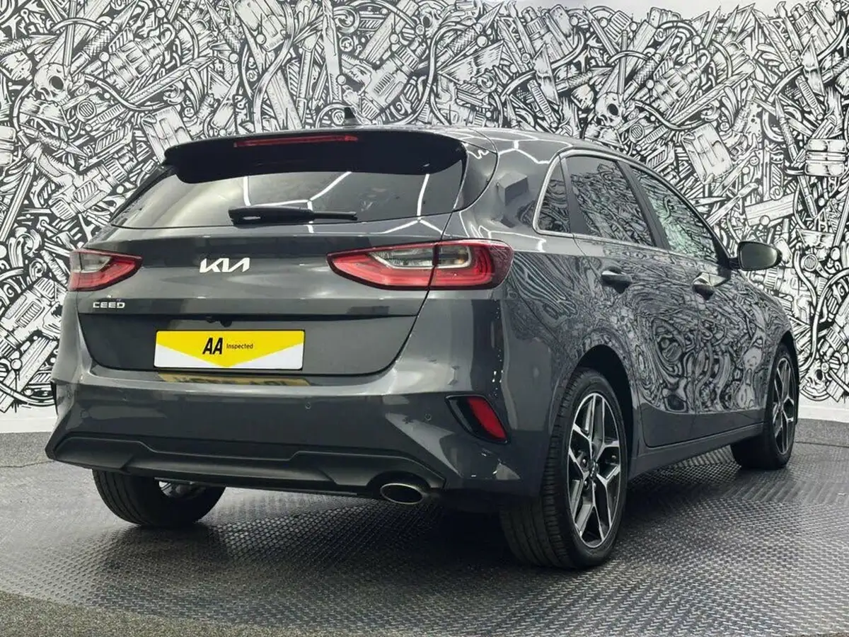 2022-kia-ceed-15-t-gdi-3-hatchback-big-10
