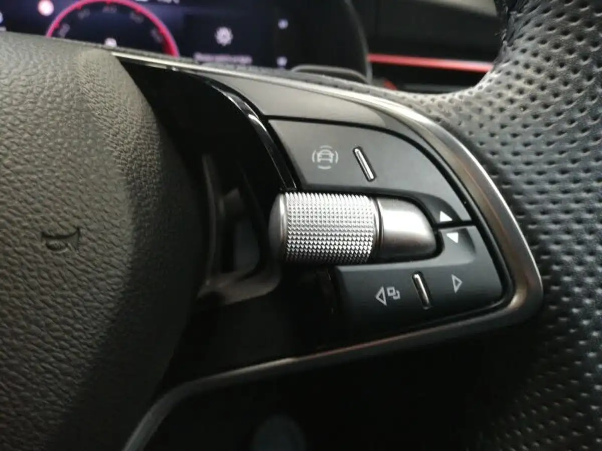 2024-skoda-kamiq-10-tsi-monte-carlo-116ps-dsg-big-15