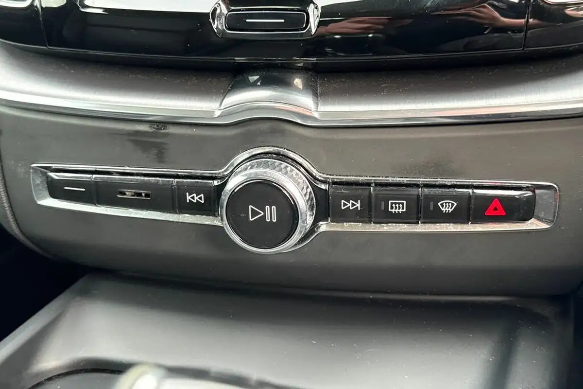 2020-volvo-xc60-20td-d4-momentum-big-13