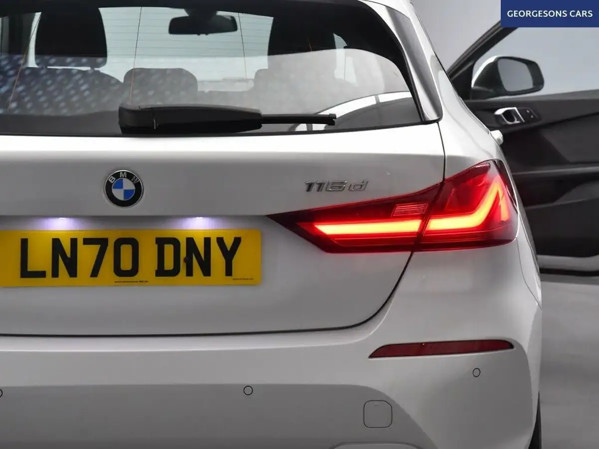 2020-bmw-1-series-15td-116d-se-big-11