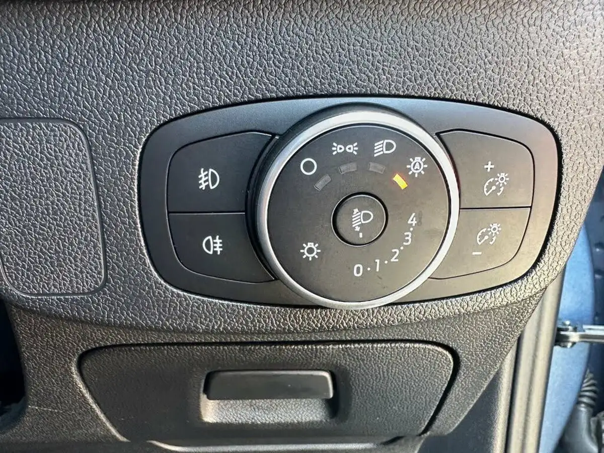 2018-ford-focus-10t-st-line-x-125ps-hatchback-big-31