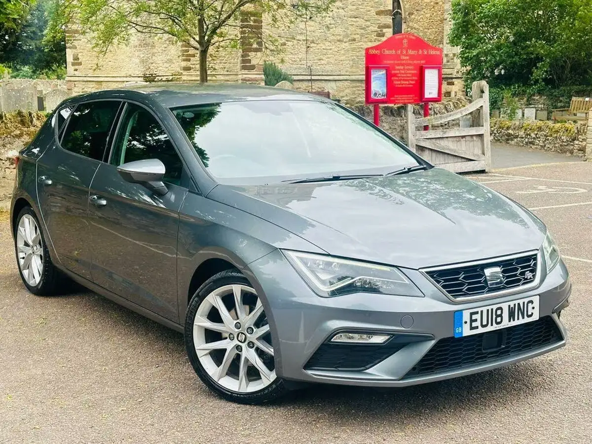 2017-seat-leon-14-ecotsi-fr-technology-hatchback-5d-big-1