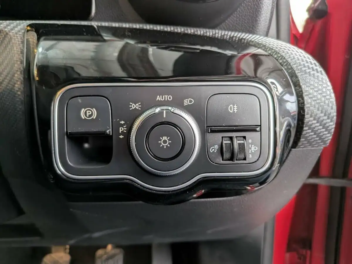 2019-mercedes-benz-a-class-13-a180-se-big-26