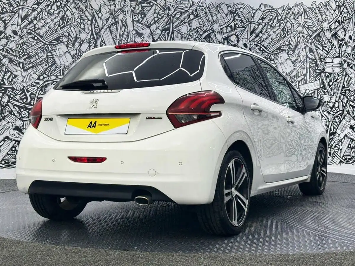 2015-peugeot-208-16bluehdi-gt-line-120bhp-ss-5d-big-10