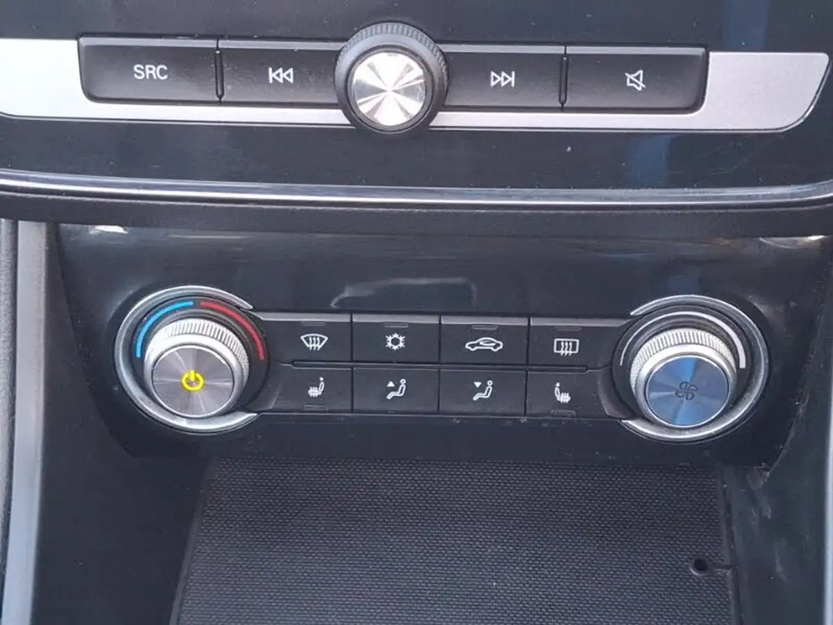 2020-mg-zs-suv-e-exclusive-ev-big-13