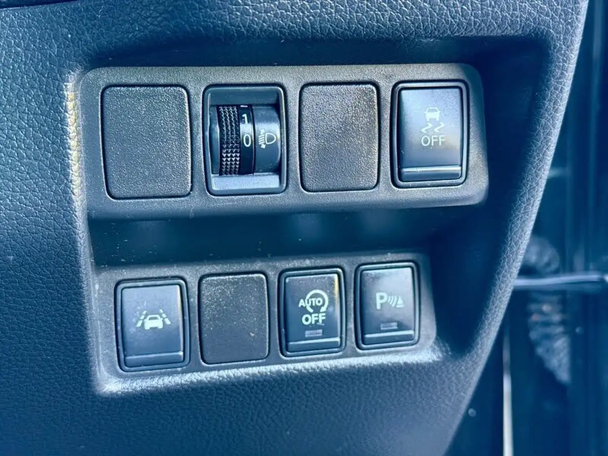 2015-nissan-qashqai-12-n-tec-big-26