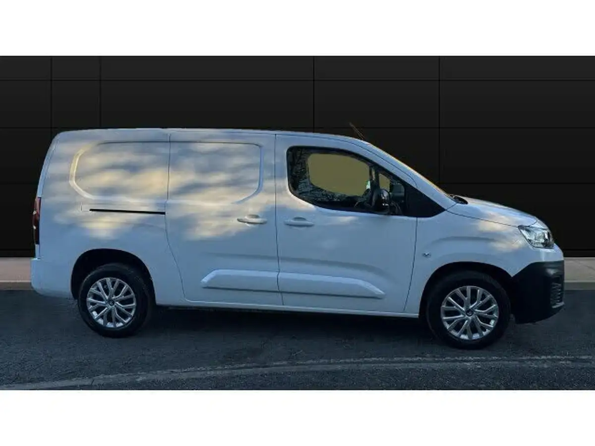 2024-citroen-berlingo-15-bluehdi-950-driver-edition-100pseu6d-big-4
