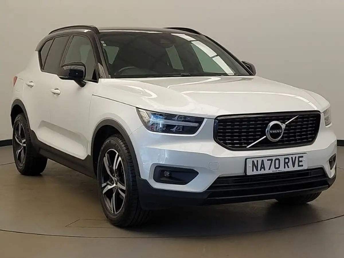 2020-volvo-xc40-15-t3-r-design-big-0