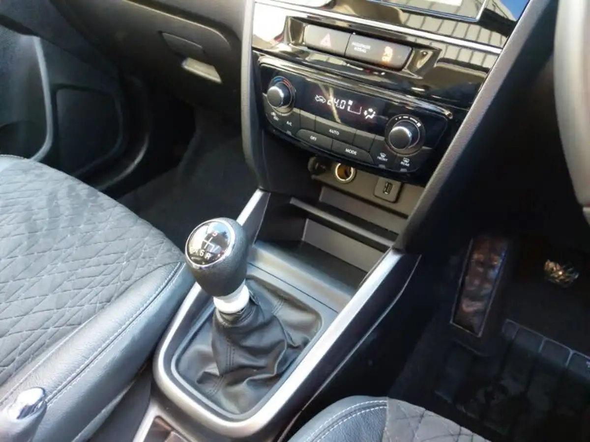2021-suzuki-vitara-14-boosterjet-sz5-big-15