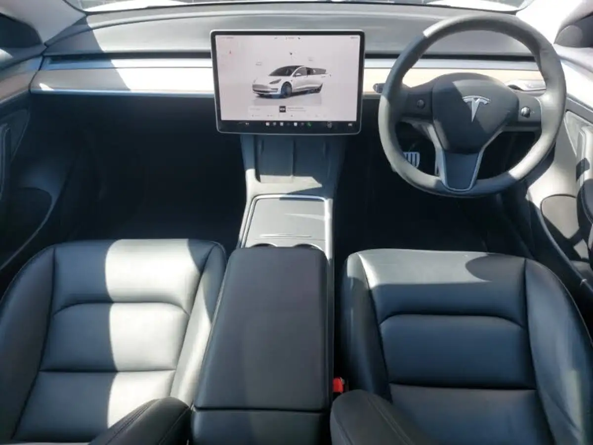 2023-tesla-model-3-e-performance-big-2