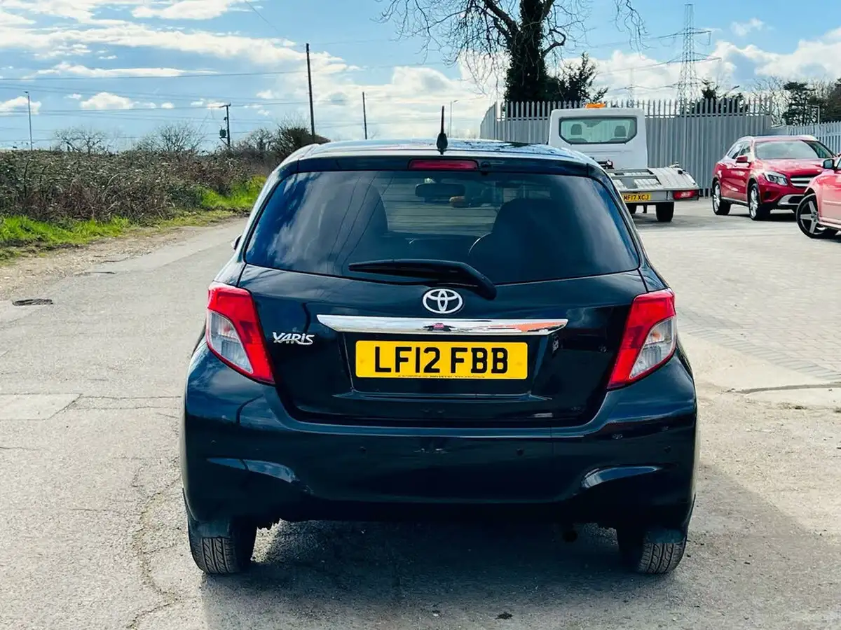2012-toyota-yaris-133-tr-5d-m-drive-s-big-6