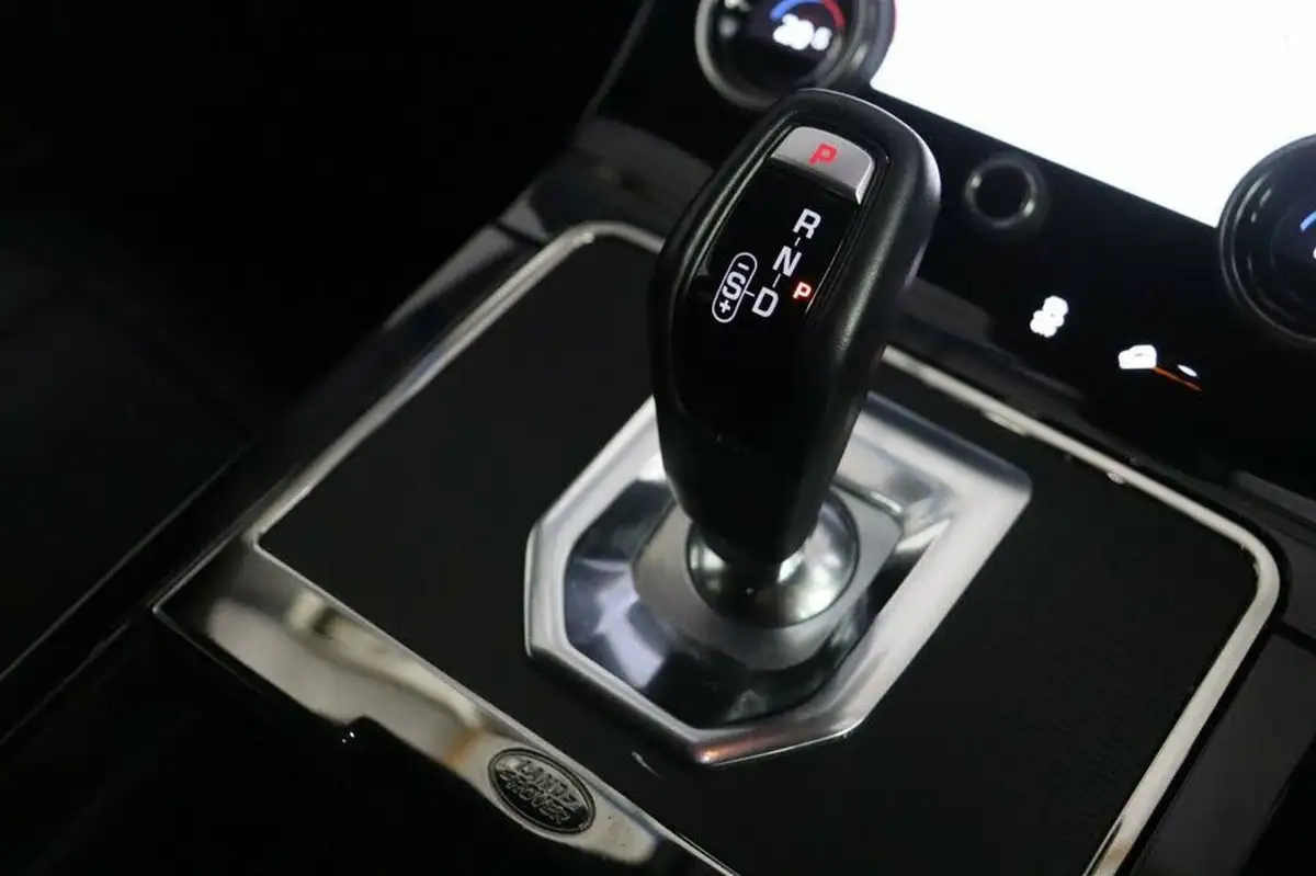 2022-land-rover-range-rover-evoque-15-p300e-r-dynamic-hse-big-20