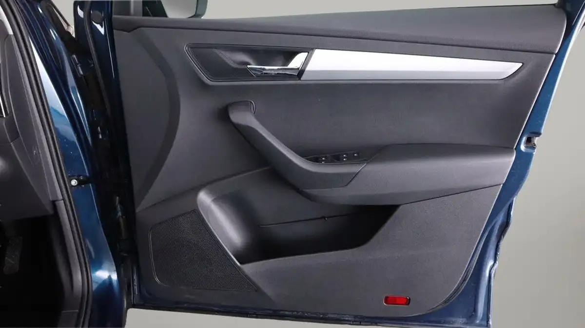 2019-skoda-karoq-16tdi-se-big-14