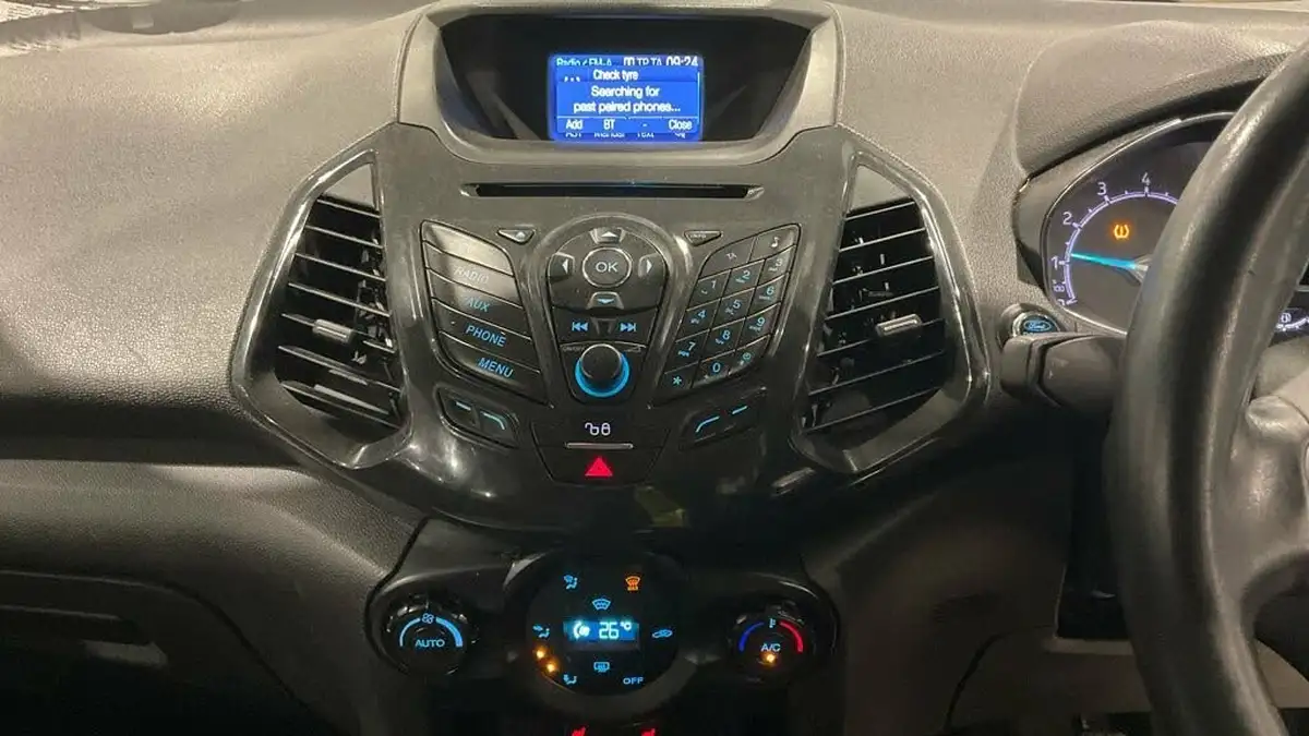 2015-ford-ecosport-10-titanium-t-big-16