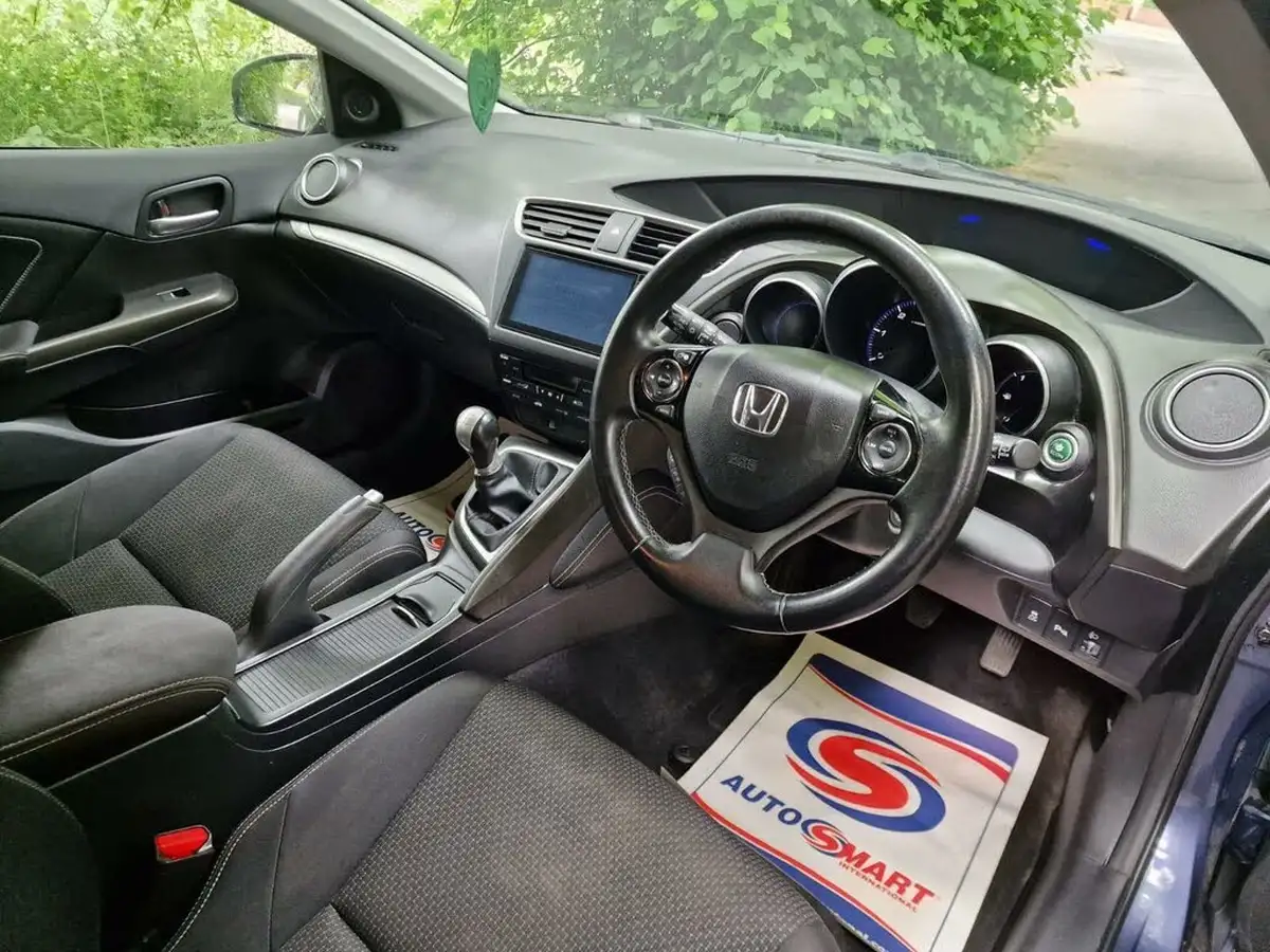 2016-honda-civic-16-i-dtec-se-plus-navi-tourer-big-21
