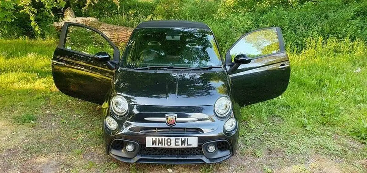 2018-abarth-595c-14-tjet-big-1