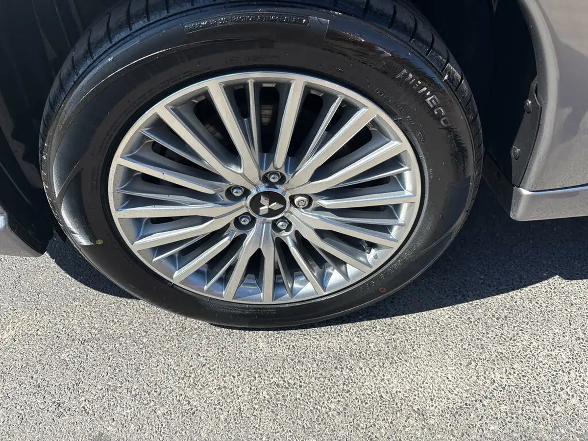 2020-mitsubishi-outlander-24-reflex-plus-commercial-big-40