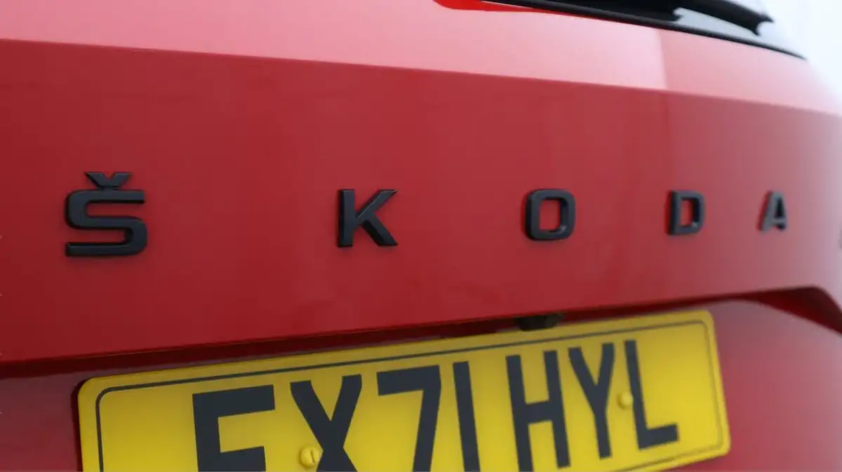 2021-skoda-karoq-15-tsi-sportline-dsg-big-23