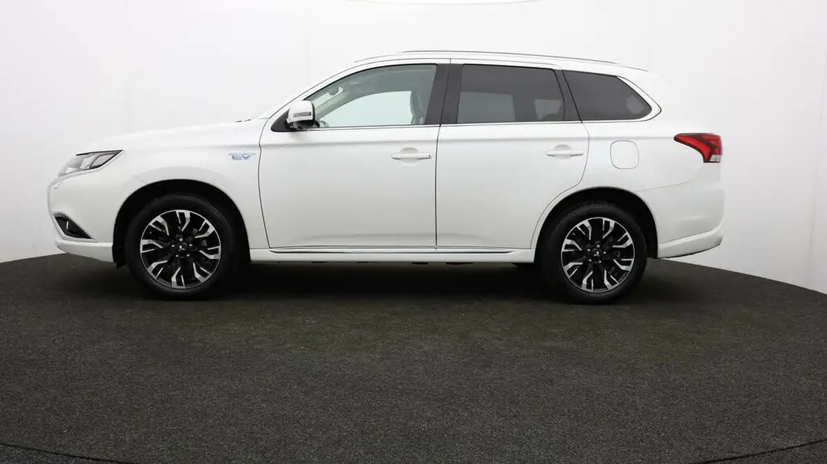 2017-mitsubishi-outlander-20-4h-phev-big-67