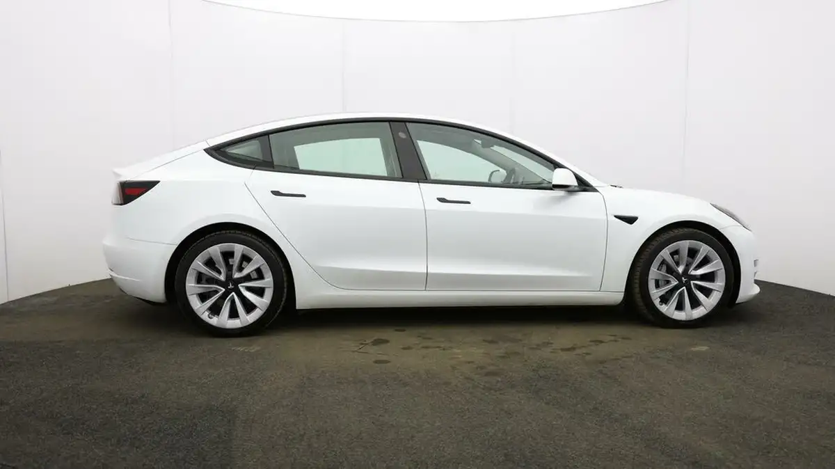 2021-tesla-model-3-e-long-range-4x4-big-51