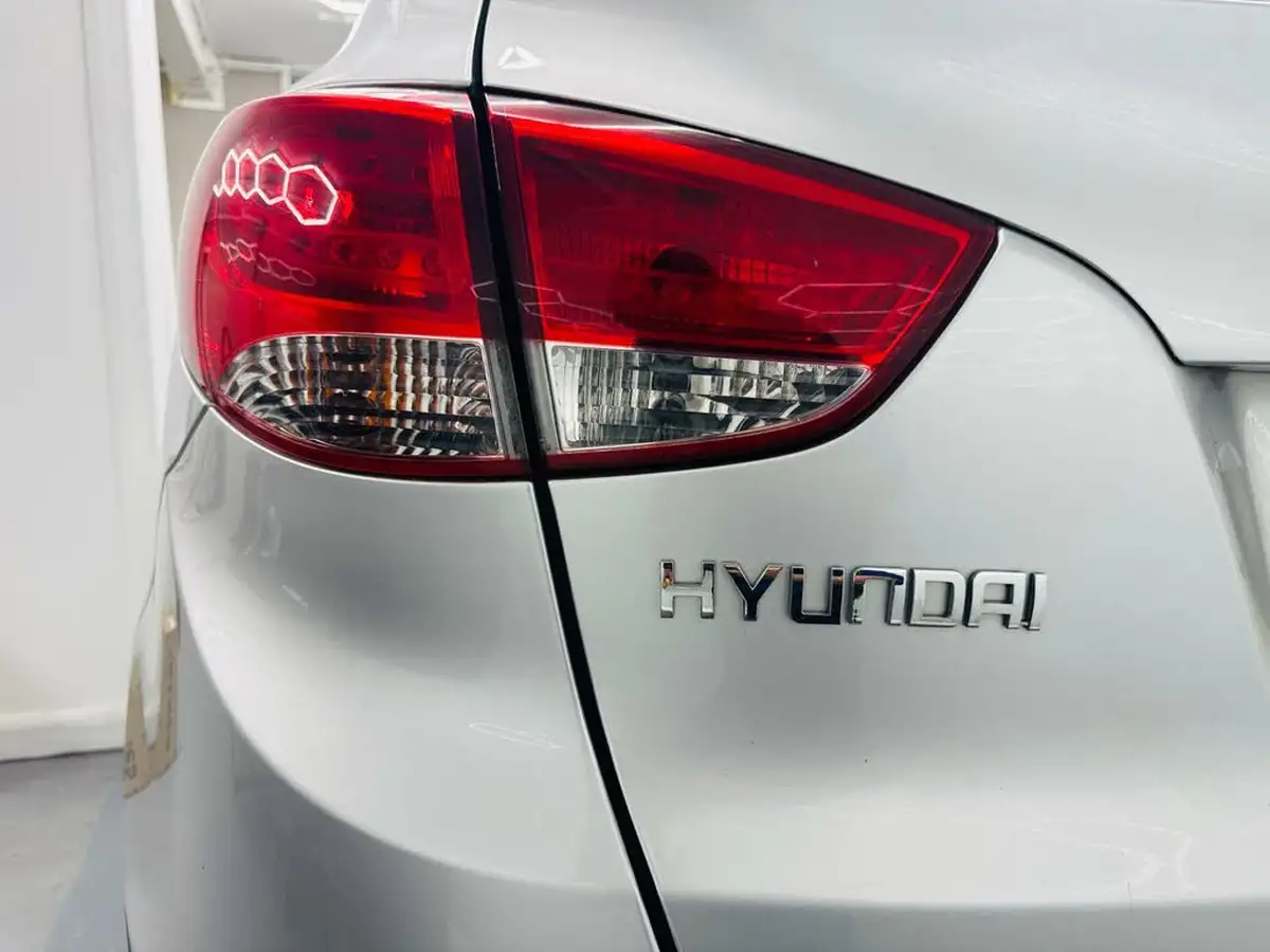 2011-hyundai-ix35-17td-style-big-24