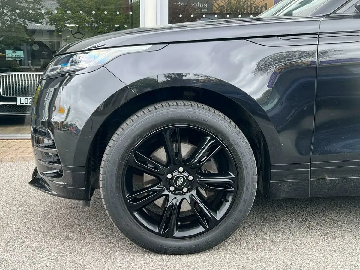 2022-land-rover-range-rover-velar-20-d200-velar-big-5
