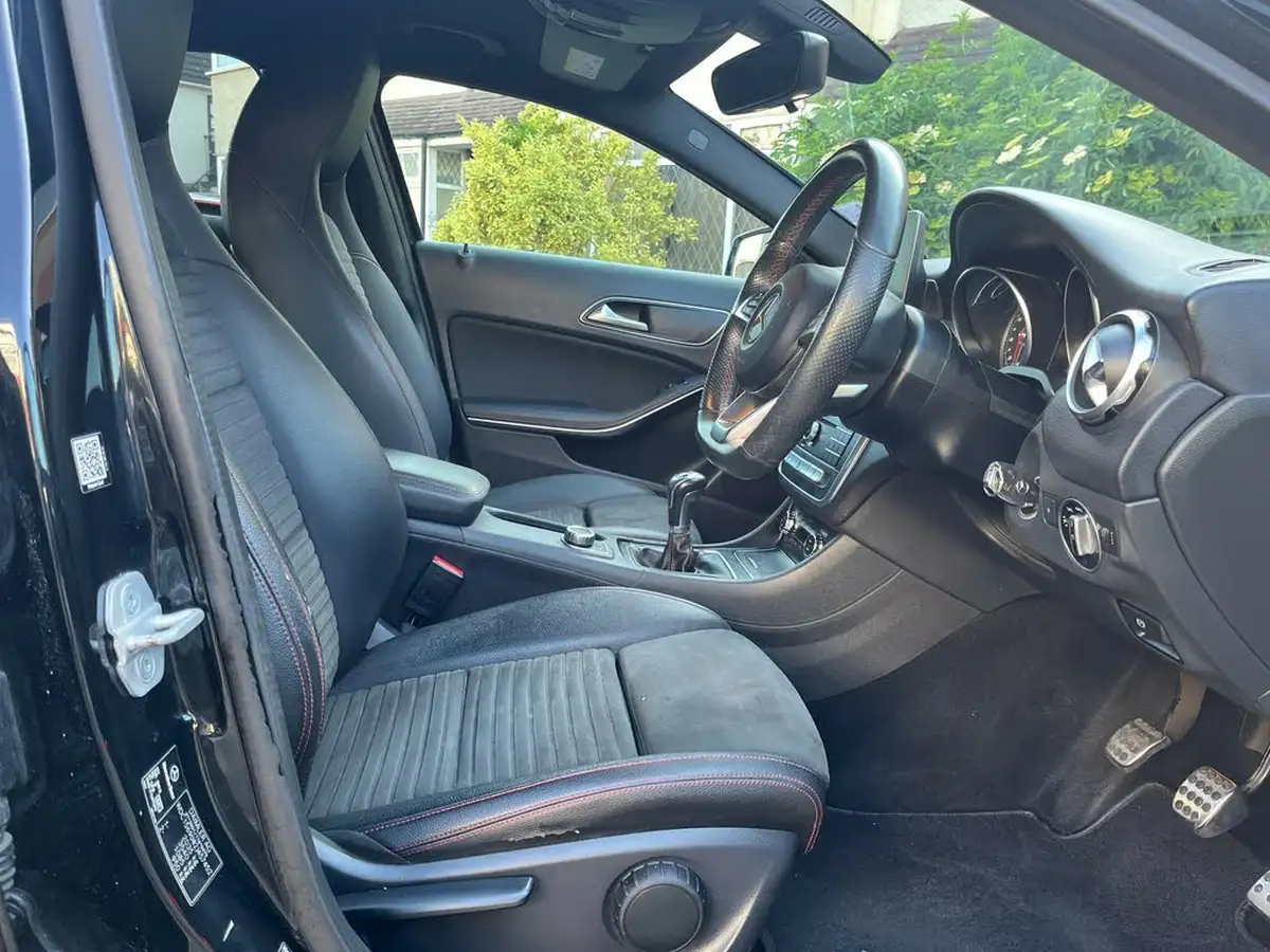 2017-mercedes-benz-gla-class-21d-gla-200d-amg-line-ss-big-9