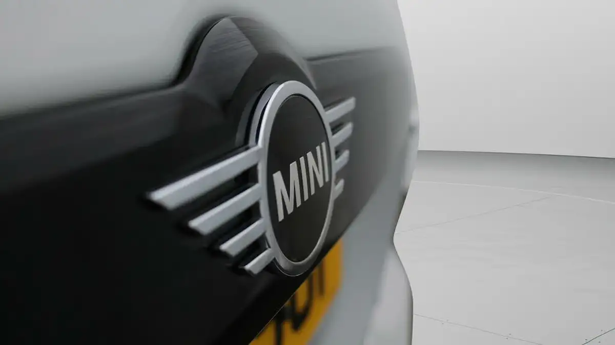 2022-mini-countryman-15-cooper-sport-comfortnav-plus-big-20