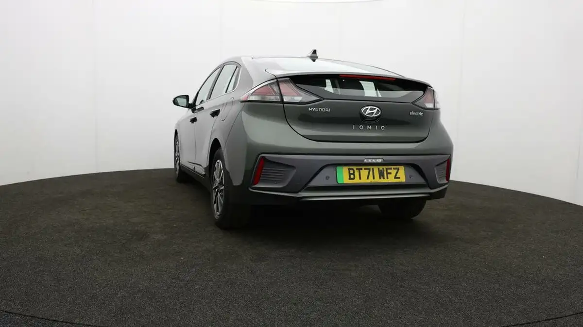 2022-hyundai-ioniq-e-premium-electric-big-30