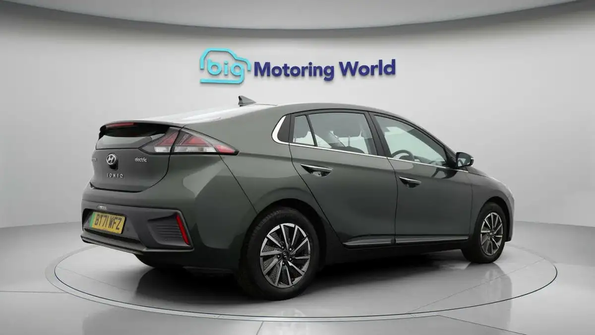 2022-hyundai-ioniq-e-premium-electric-big-6